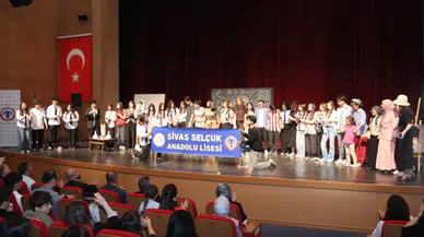 Selçuk Anadolu Lisesi Öğrencilerinden Anlamlı Tiyatro Gösterisi