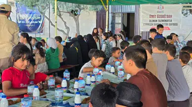 Ümit Özdağ’dan alınan tazminatla Suriye’de yetim sofrası kuruldu