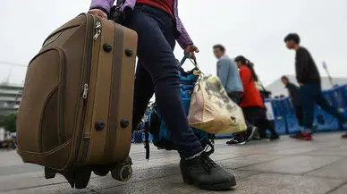 Türkiye'ye göç edenlerin sayısı 2025'te yüzde 25,2 arttı! 300 binden fazla yabancı nüfus, en çok o ülkeden...