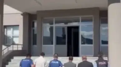 Sivas’ta Göçmen Kaçakçılığı Operasyonu: 8 Düzensiz Göçmen Yakalandı, 3 Kişi Tutuklandı
