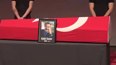 Yeşilçam Yasta! Kadir İnanır'ın Vedasında Herkesi Ağlatan O Görüntüler