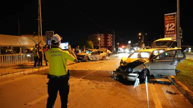 Sivas Yolu Üzerinde Feci Kaza: İki Otomobil Çarpıştı