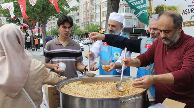 İnönü Bulvarı’nda Görülmemiş Kalabalık! Belediye Başkanı Adem Uzun da Sıraya Girdi!
