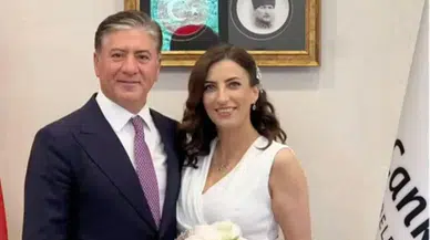 CHP'li vekiller Murat Emir ile Evrim Rızvanoğlu'nun nikahından ilk kare