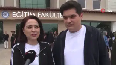 Sivas’ta 47 Yaşındaki Anne ile 18 Yaşındaki Oğlu YKS Heyecanını Birlikte Yaşadı
