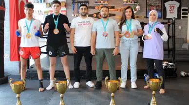 Sivaslı Sporculardan WAKO Dünya Kupası’nda Büyük Başarı: 4 Kupa, 5 Madalya ile Döndüler