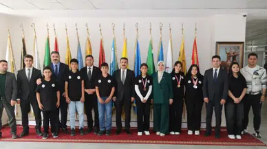 Köy Okulundan Türkiye Şampiyonluğu: Sivaslı Öğrenciler Bilardoda Zirveye Çıktı