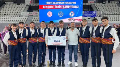 Sivas Halk Oyunları Ekibi Türkiye Şampiyonu Oldu