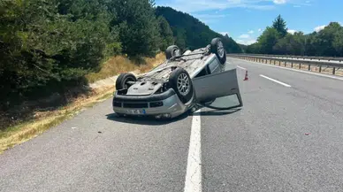 Kontrolden çıkan otomobil takla attı