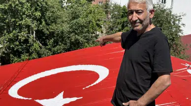 Sivas’ta Çatısına Türk Bayrağı Çizen Usta, Milli Gururunu Evinin Üzerinde Yaşatıyor