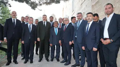 Sivas'ta Tarihi Eserlere Yakın İnceleme: Bakan Çiftçi Restorasyon Çalışmalarını Yerinde İnceledi