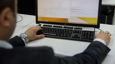 AYM, noterlerin tatil günlerinde çalışmasının yönetmelikle düzenlenmesini iptal etti