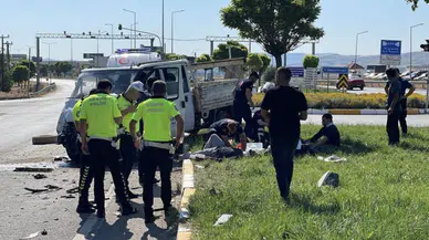 Sivas'ta kamyonetler çarpıştı: 5 yaralı