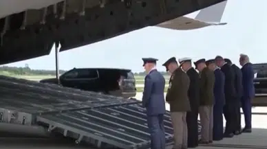 Trump, İran Geriliminde Hayatını Kaybeden 4 ABD Askerinin Cenazesini Karşıladı