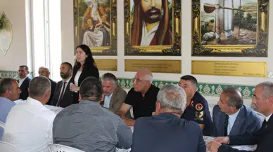 Sivas'ta Aşure Günü Bereketine Büyük Katılım! İlçe Protokolü Oradaydı