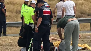 Sivas'ta Gurbetçi Ailenin İçinde Olduğu Araç Devrildi! 1'i Ağır 8...