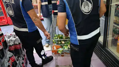 Şarkışla'da Zincir Marketlerde Şok Görüntü! Ekipler Baskın Yaptı