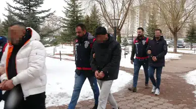 Sivas'ta Şok Baskınlar Peş Peşe Geldi! Kaçmaya Çalışırken Yakalandılar