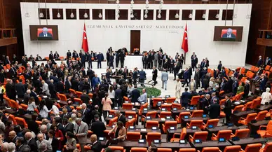 Çerçeve yasa 467 oyla kabul edildi partilere göre oy dağılımı belli oldu