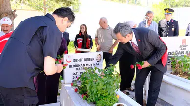 Şarkışla'da Duygu Dolu Anlar Şehit Bedirhan Bebek Kabir Başında Anıldı