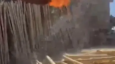 Kovancılar Sanayi Sitesinde Yangın Alarmı: Keresteler Alev Alev Yandı!
