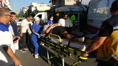 Manavgat'ta Otomobille Motorlu Bisiklet Çarpıştı! Kaza Anı Kamera Kaydında