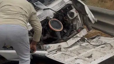 Gemlik’te Yağışlı Yol Kazaya Neden Oldu: Sürücü Yaralandı