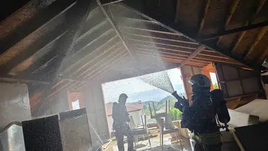 Hatay'da Ev Yangını Paniği! İtfaiye Alevleri Büyümeden Söndürdü