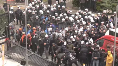 CHP Genel Merkezi'nde tansiyon yükseldi: Polis müdahale ediyor