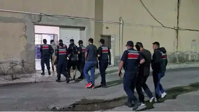 Şehir Şehir Gezen "Otostopçu" Çete Sivas'ta Çöktü! Ele Geçenler Şok Etti!