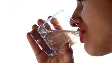 Yaz Sıcaklarında Beslenme Uyarısı: Su ve Mineral Kaybına Dikkat