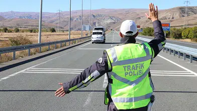 Sivas'ta Haftalık Trafik Raporu Açıklandı: 25 Bin 265 Araç Denetlendi, 34 Ehliyete El Konuldu