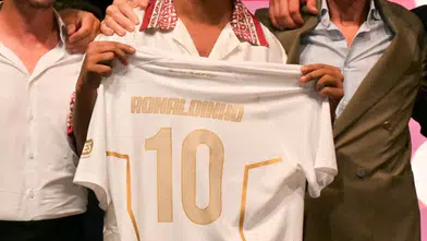 Ronaldinho, 46 yaşında futbola geri döndü