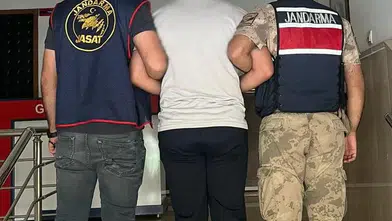 Şanlıurfa'da Sahte Kamu Görevlisi Yakalandı: 13 Yıl Kesinleşmiş Hapis Cezası Bulunuyordu