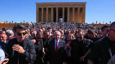 CHP'nin 103. kuruluş yıl dönümünde Kılıçdaroğlu Anıtkabir'i ziyaret etti