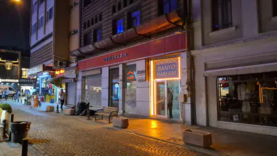 Deliklitaş Mahallesi'nde Hamamda Şüpheli Ölüm: Çalışanlar Kapıyı Kırarak İçeri Girdi