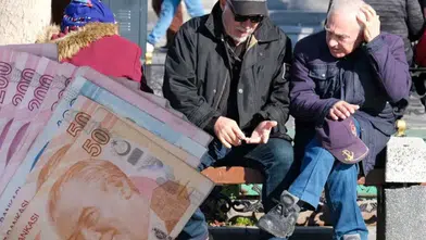 Emekli maaş zammı Ocak 2027: SSK, Bağ-Kur ve memur emeklisi ne kadar zam alacak?