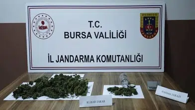 Jandarmadan İnegöl’de Uyuşturucu Baskını: 1 Kilo Esrar