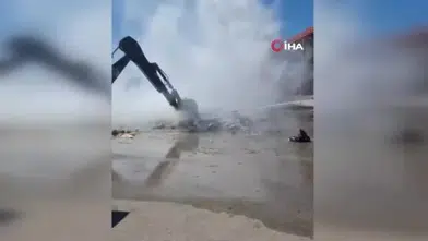 Çöp Kamyonunda Kimyasal Atık Yangını! Toprakla Söndürüldü
