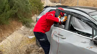 Balıkesir'de Otoyolda Feci Kaza! Bariyerleri Aşan Araç Takla Attı: 3 Yaralı