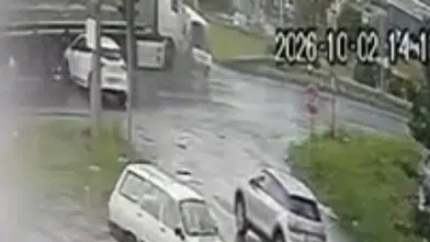 Kırmızı Işıkta Feci Kaza! 5 Kişinin Yaralandığı Anlar Ortaya Çıktı