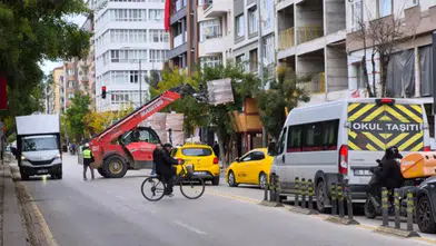Cadde Ortasında İnşaat Çalışması Trafiği Felç Etti!
