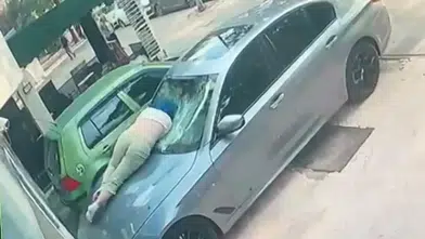 Başkentte Feci Olay: Otelin 6. Katından Otomobilin Üstüne Düştü
