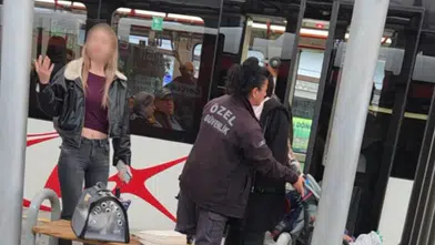 Otizmli Çocuk Kediye Dokundu! Ortalık Bir Anda Karıştı