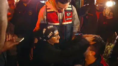Ekipler Gece Gündüz Aradı: Alzheimer Hastası Kadın Kurtarıldı