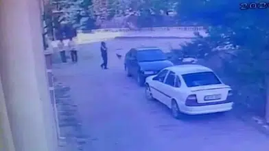 Otomobilin Kapısını Açtı, İçeri Girdi! Sonrası Kamerada
