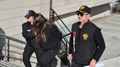 Şok Cinayet: Misafirini Bıçaklayarak Öldüren Kadın Tutuklandı!