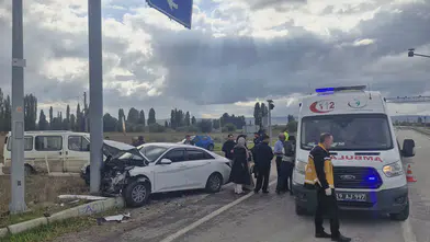Çorum'da İki Araç Birbirine Girdi! Yaralılar Hastaneye Taşındı