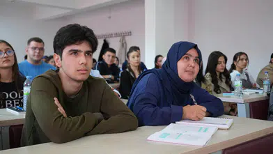 Anne ve Oğul Aynı Bölümde: Üniversite Sıralarında Buluştular