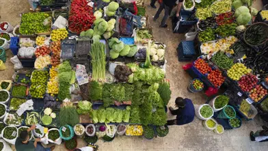 Ticaret Bakanlığı, sebze ve meyve ticaretinde haksız kazanç sağlayanların peşinde